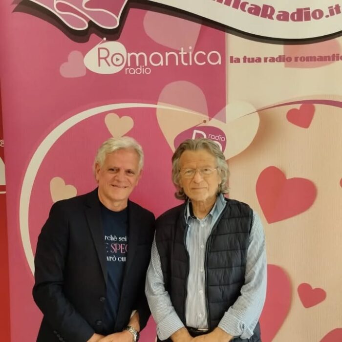 Oggi abbiamo avuto il piacere di essere presenti allinaugurazione di Iper Futura ad Agropoli (Sa). 
Il luogo ideale per i vostri acquisti. 💜
Musica, giochi, gadget, interviste, selfie con Benny e Romy ☺️
Grazie ad Iper Futura.
Grazie a chi è stato con noi. 

Benny Ronca Due     #insieme #romy IperFutura